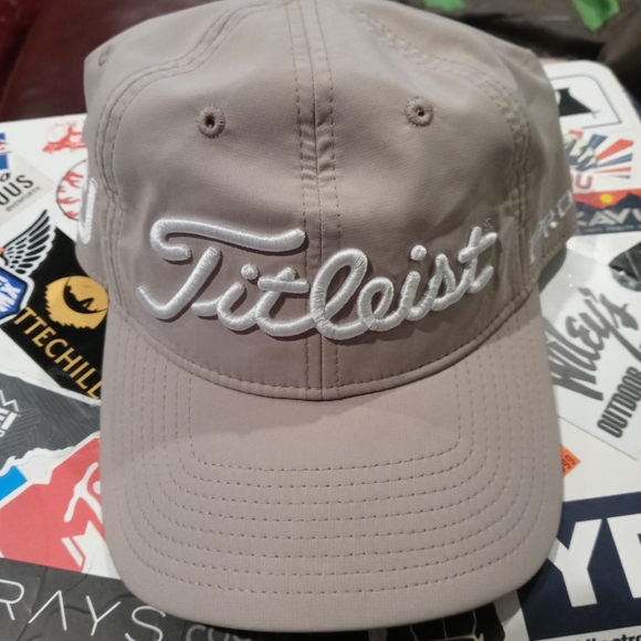 Titleist Strapback